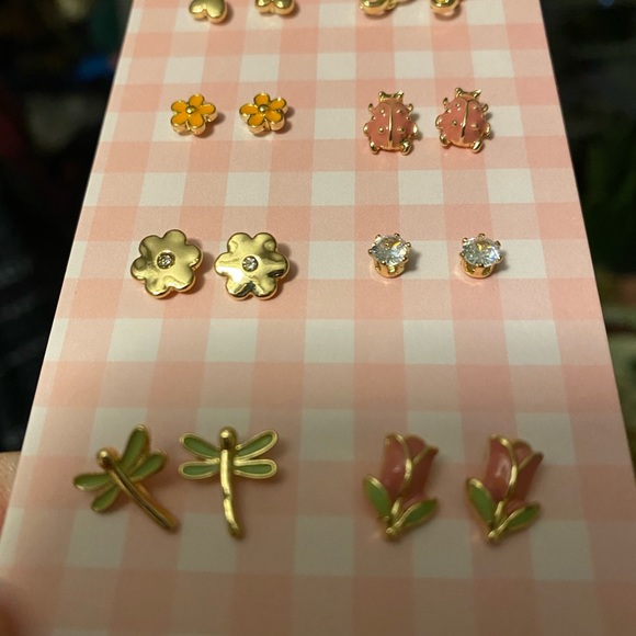 🌷 ♥️ Beautiful stud set by I am… - Picture 3 of 4